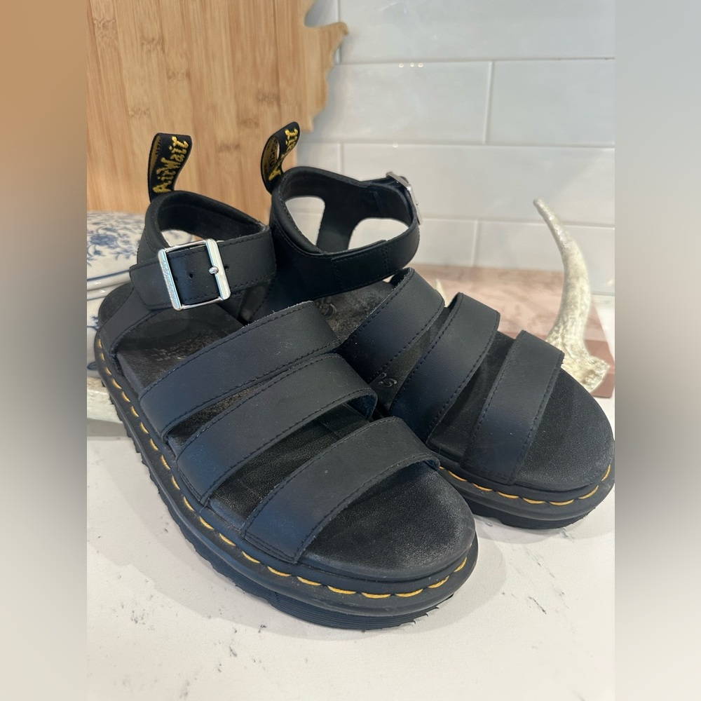 Dr. Martens Blaire Hydro Leather Strap platform Slingback Buckle Sandals Black 7